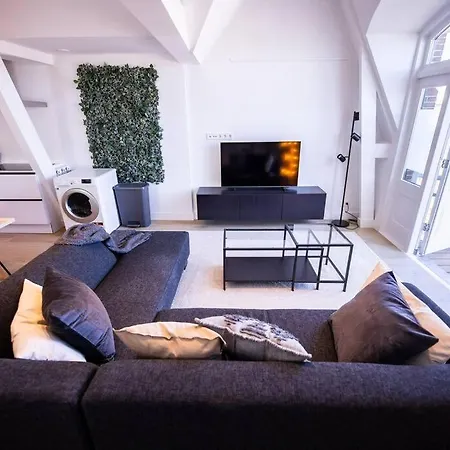 Apartment Happily 2 Bedroom Serviced 75m2 -nb306h- *