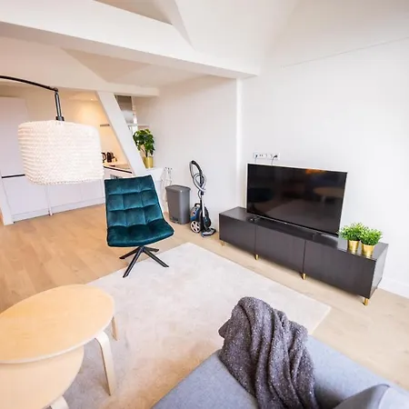 Apartment Happily 2 Bedroom Serviced 75m2 -nb306h-