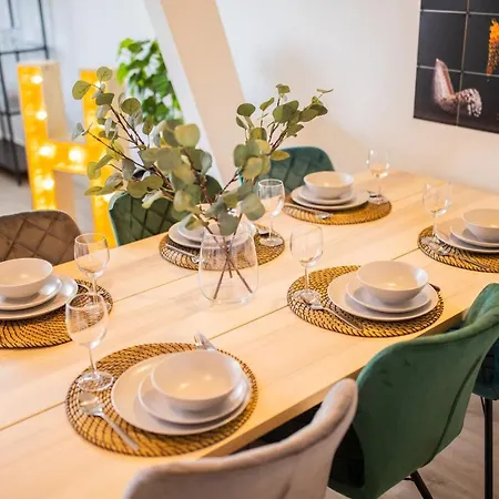 Happily 2 Bedroom Serviced 75m2 -nb306h- Apartment Rotterdam