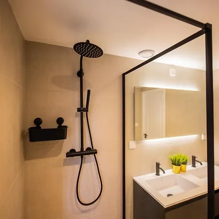 Happily 2 Bedroom Serviced 75m2 -nb306h- Apartment Rotterdam
